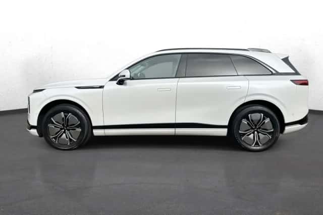 XPENG G9 (2025) thumbnail 3