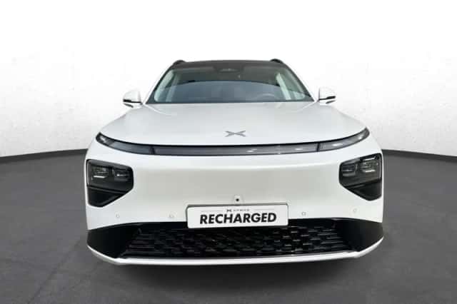 XPENG G9 (2025) thumbnail 9
