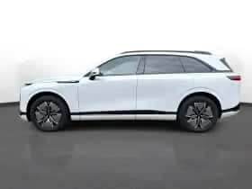 XPENG G9 (2025) thumbnail 4