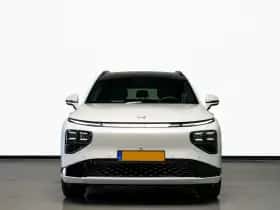 XPENG G9 (2024) thumbnail 2