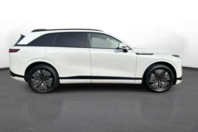 XPENG G9 (2024) thumbnail 7