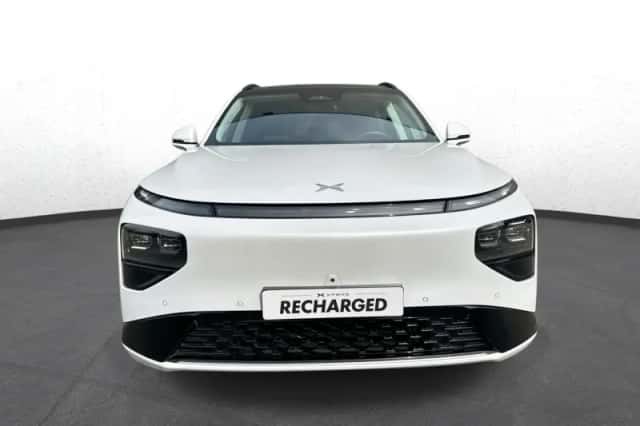 XPENG G9 (2024) thumbnail 9