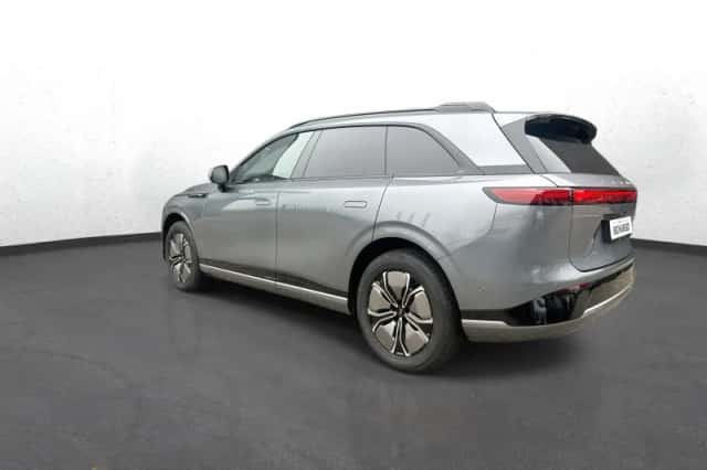 XPENG G9 (2026) thumbnail 4
