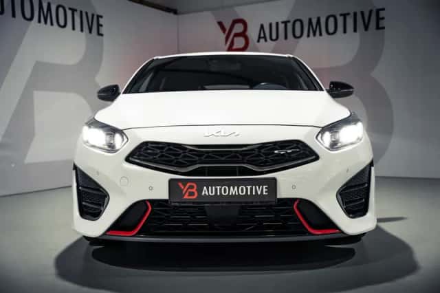 Kia Proceed (2023) thumbnail 4