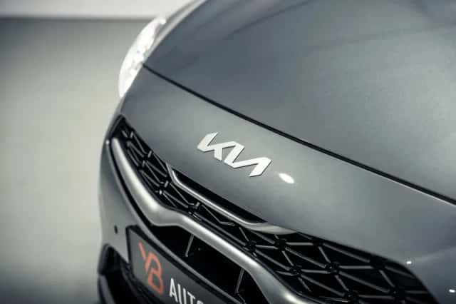 Kia Proceed (2024) thumbnail 3