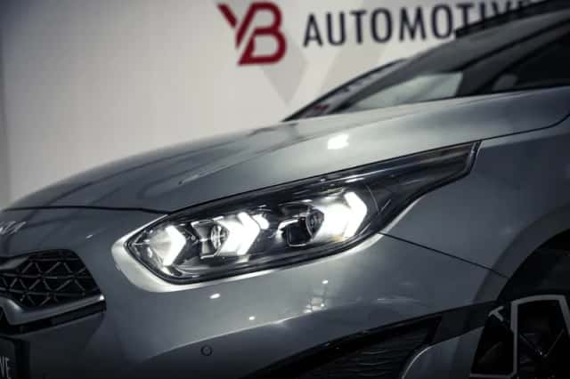 Kia Proceed (2024) thumbnail 5