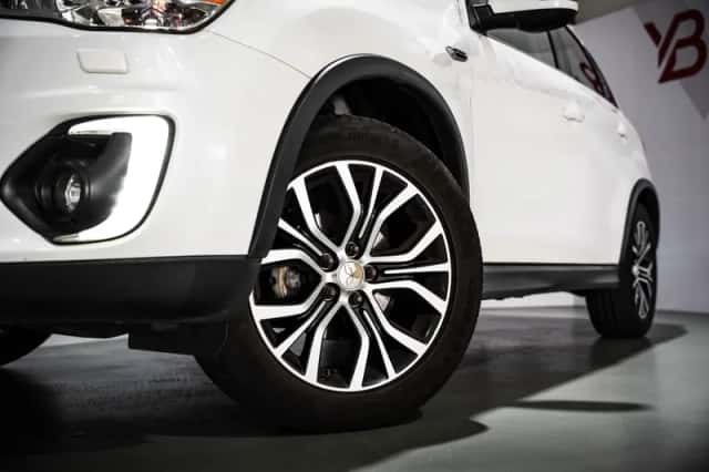 Mitsubishi ASX (2016) thumbnail 2