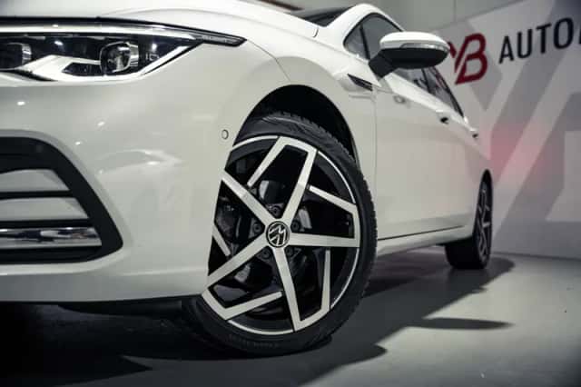 Volkswagen Golf (2020) thumbnail 3