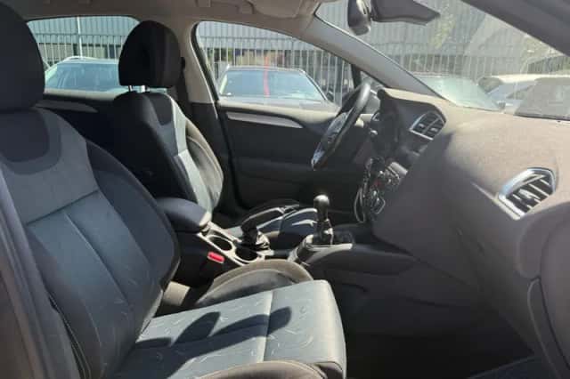 Citroën C4 (2011) thumbnail 5