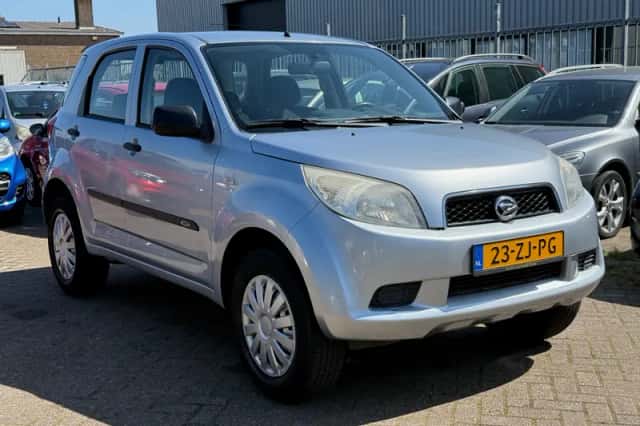 Daihatsu Terios (2008) thumbnail 4