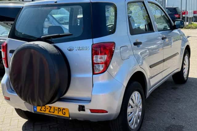 Daihatsu Terios (2008) thumbnail 6