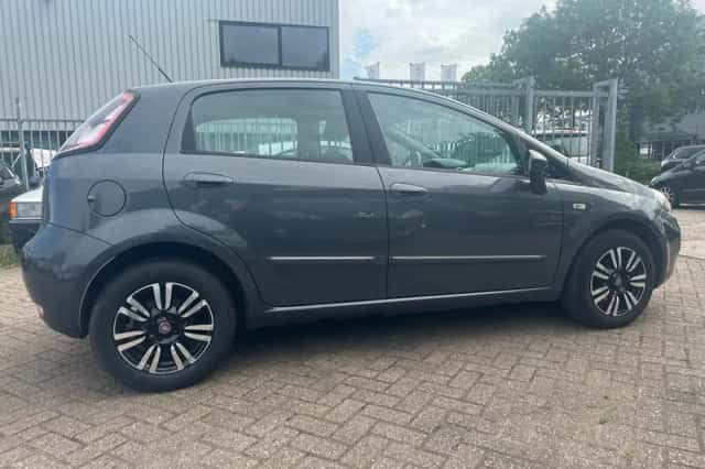 Fiat Punto (2012) thumbnail 4