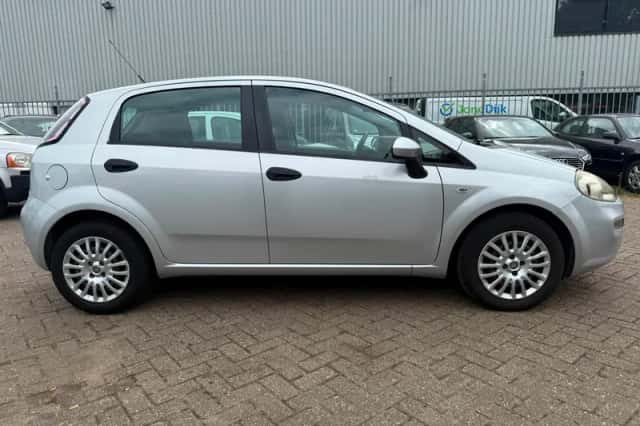 Fiat Punto (2012) thumbnail 3