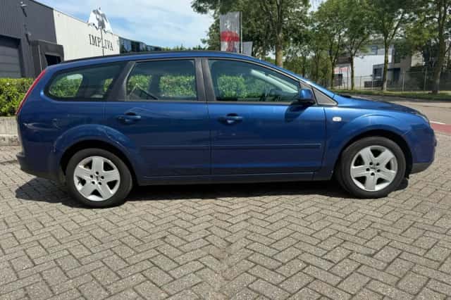 Ford Focus (2007) thumbnail 4