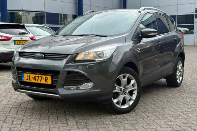 Ford Kuga (2016) thumbnail 1
