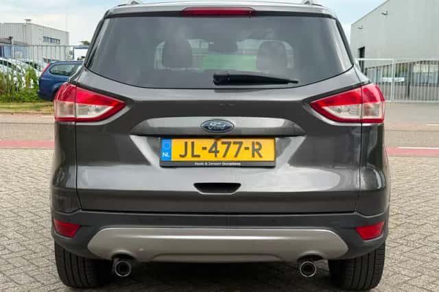 Ford Kuga (2016) thumbnail 3