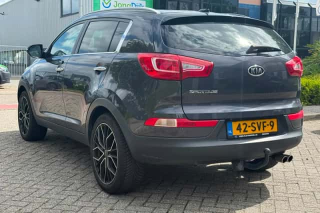 Kia Sportage (2012) thumbnail 2