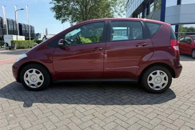 Mercedes-Benz A-Klasse (2010) thumbnail 2