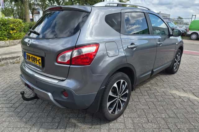 Nissan Qashqai (2012) thumbnail 3