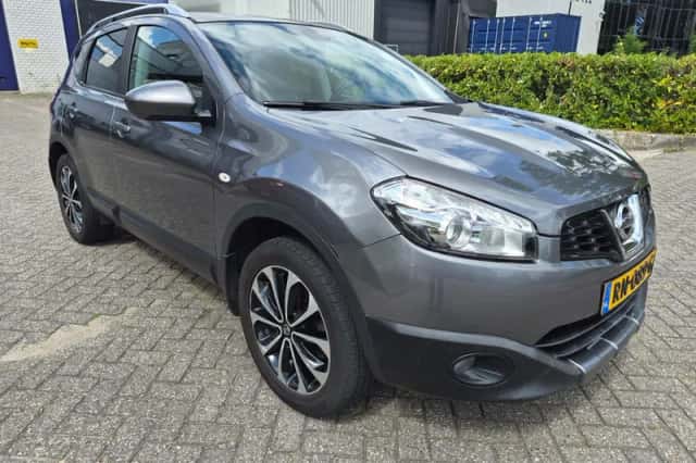 Nissan Qashqai (2012) thumbnail 4