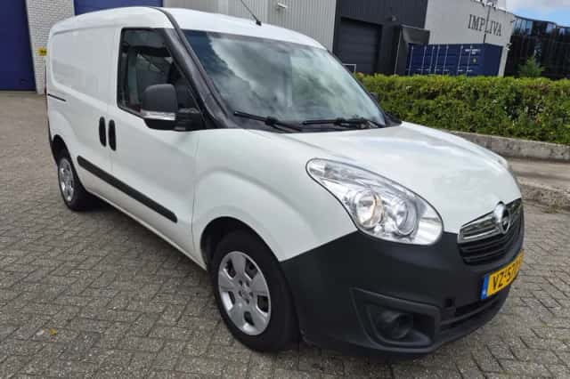 Opel Combo (2016) thumbnail 2