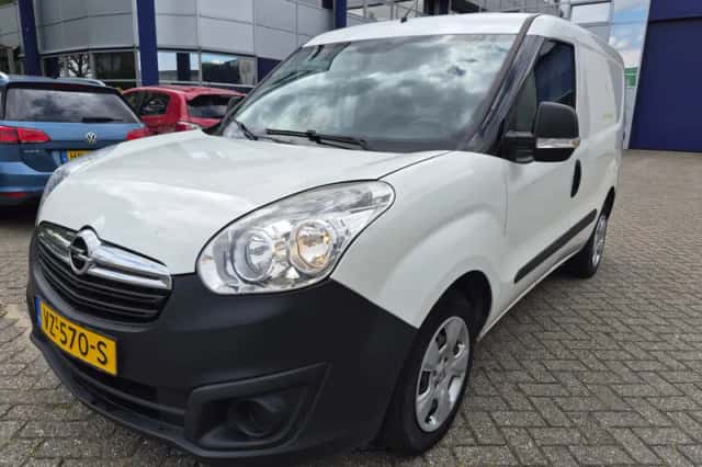 Opel Combo (2016) thumbnail 3