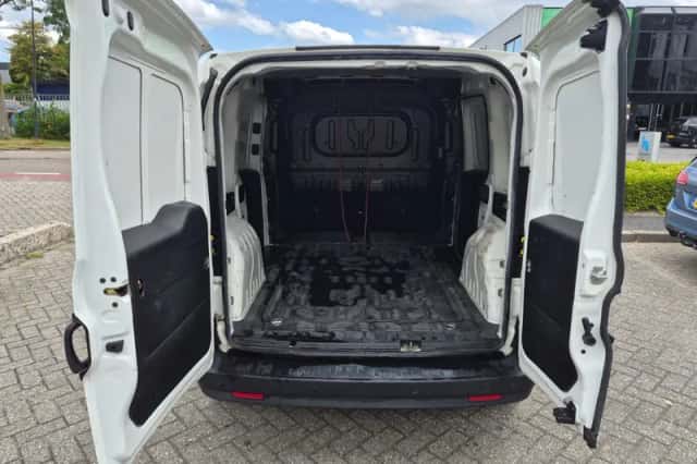 Opel Combo (2016) thumbnail 6