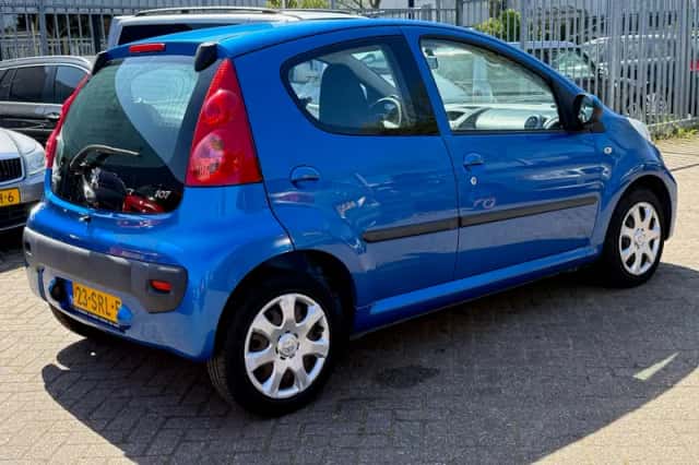 Peugeot 107 (2011) thumbnail 4