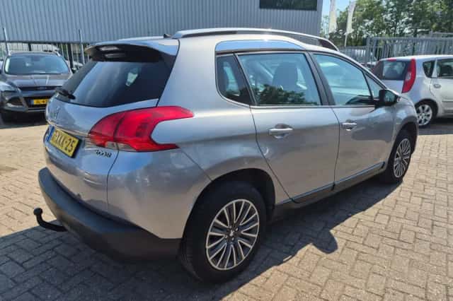 Peugeot 2008 (2014) thumbnail 5