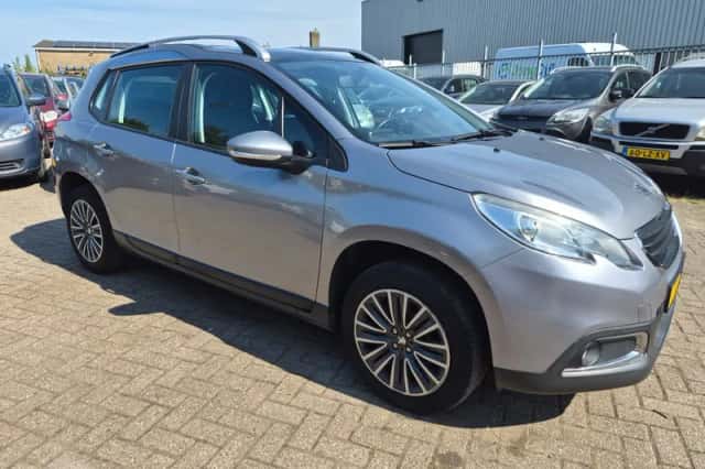 Peugeot 2008 (2014) thumbnail 6