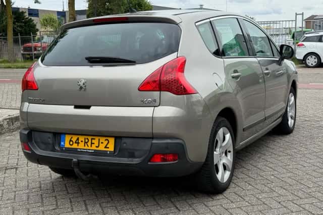 Peugeot 3008 (2011) thumbnail 4