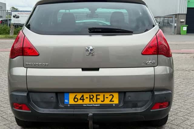 Peugeot 3008 (2011) thumbnail 5