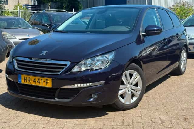 Peugeot 308 (2015) thumbnail 1