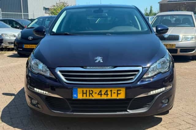 Peugeot 308 (2015) thumbnail 4