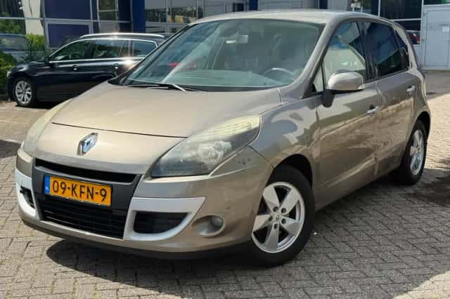Renault Scénic (2009) thumbnail 1