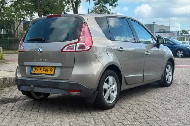 Renault Scénic (2009) thumbnail 5