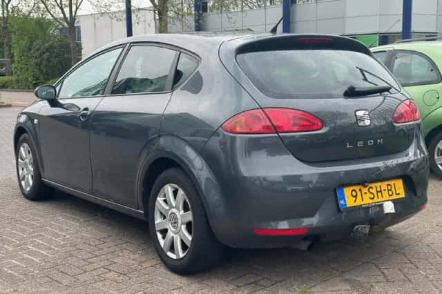 SEAT Leon (2006) thumbnail 3