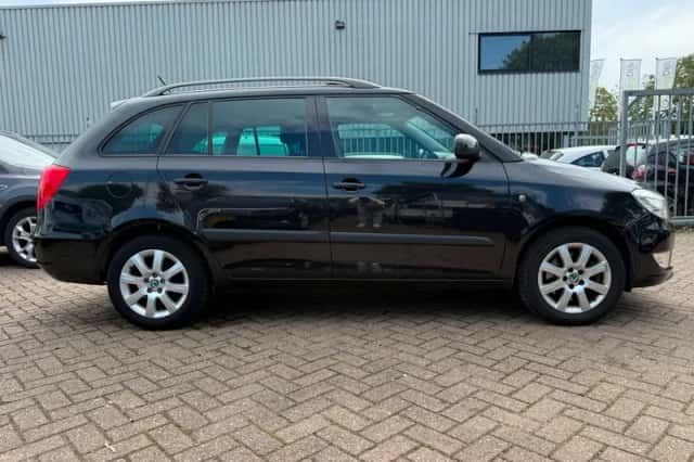 Škoda Fabia (2012) thumbnail 3
