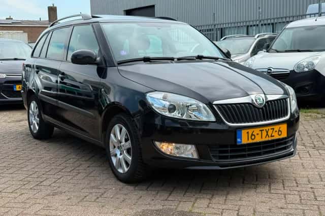 Škoda Fabia (2012) thumbnail 4