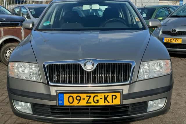Škoda Octavia (2008) thumbnail 6