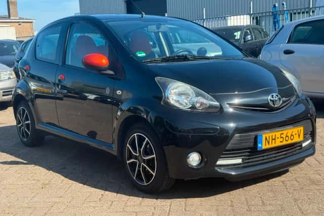 Toyota Aygo (2012) thumbnail 6