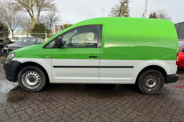 Volkswagen Caddy (2012) thumbnail 2