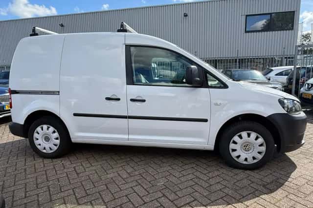 Volkswagen Caddy (2011) thumbnail 3