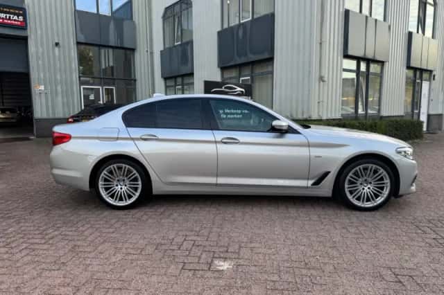 BMW 5-Serie (2018) thumbnail 4