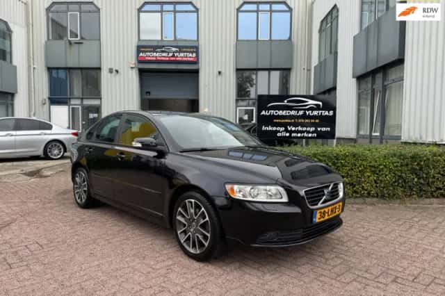 Volvo S40 (2010) thumbnail 1