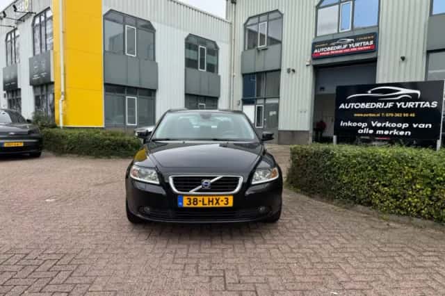 Volvo S40 (2010) thumbnail 2