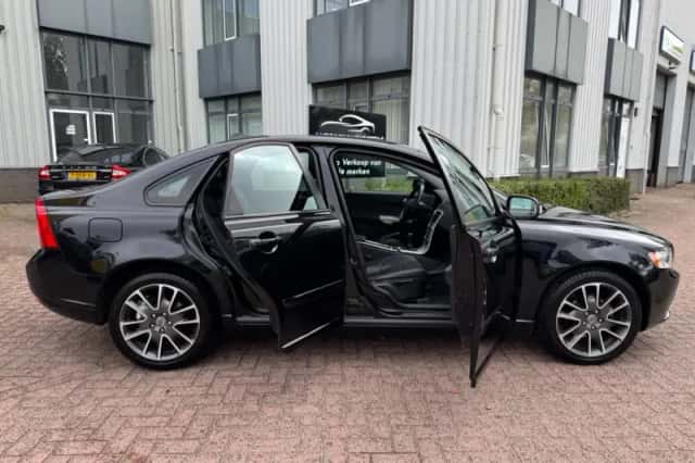 Volvo S40 (2010) thumbnail 6