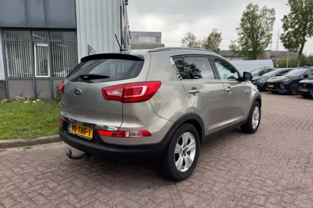 Kia Sportage (2012) thumbnail 4