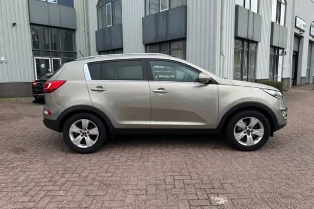 Kia Sportage (2012) thumbnail 5