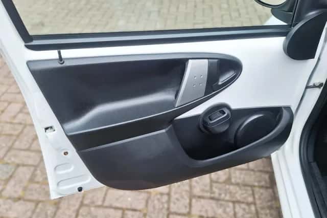 Peugeot 107 (2012) thumbnail 5